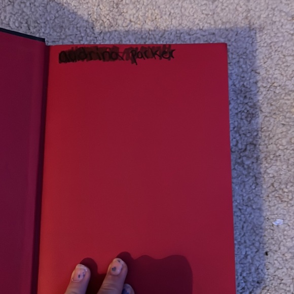 Has a little bit of highlighting - Picture 4 of 7